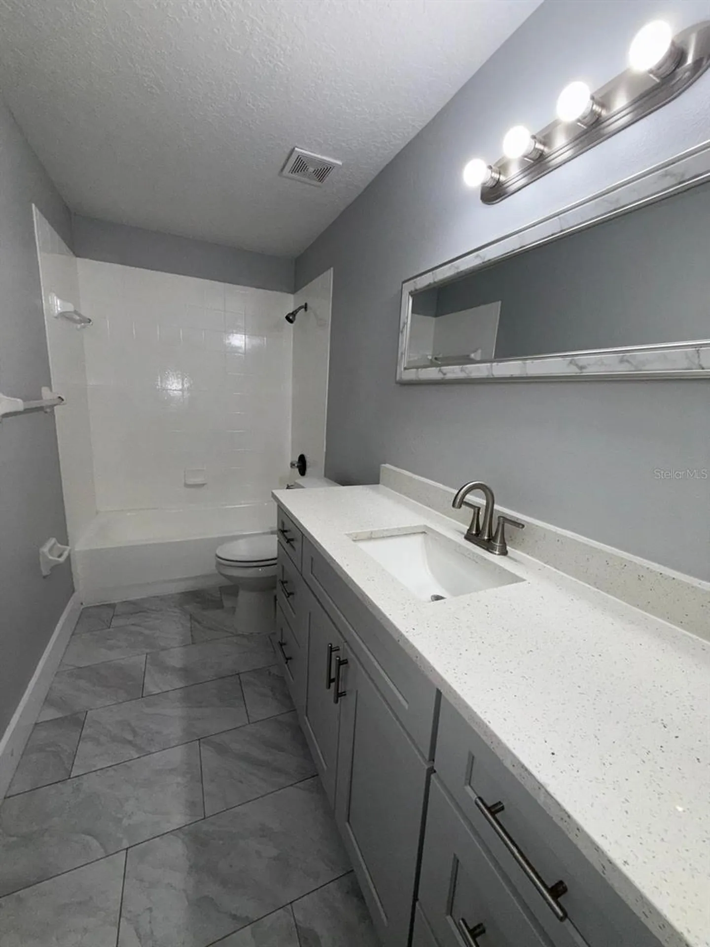 8539 N Hyaleah Road Tampa FL 33617