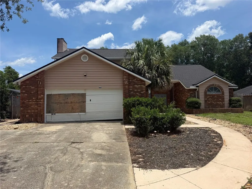 13 Bass Lake Drive Debary FL 32713