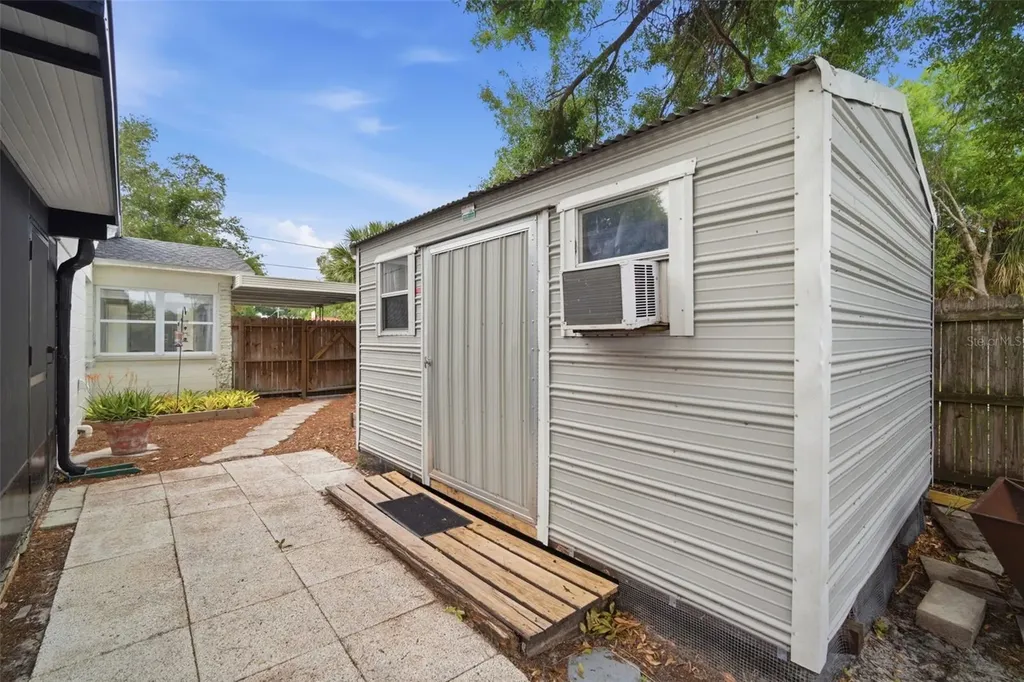 3521 W Mcelroy Avenue Tampa FL 33611