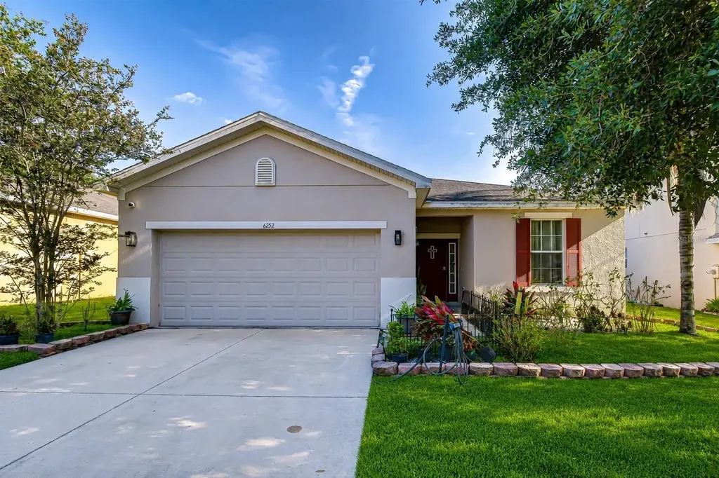 6252 Twin Bridges Drive Zephyrhills FL 33541