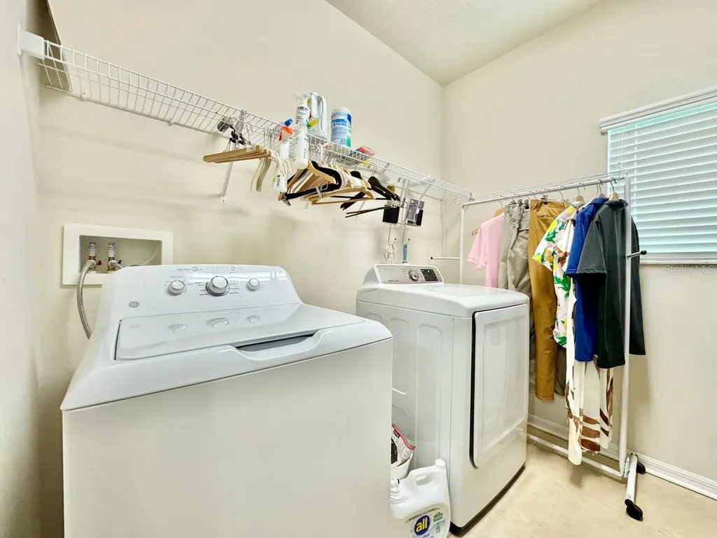 5105 Oakline View Drive Lithia FL 33547