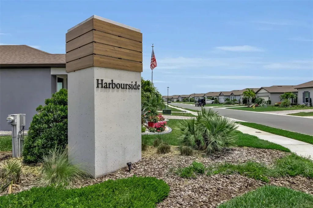 8945 Coastal Key Way Parrish FL 34219