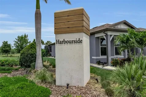 8945 Coastal Key Way Parrish FL 34219