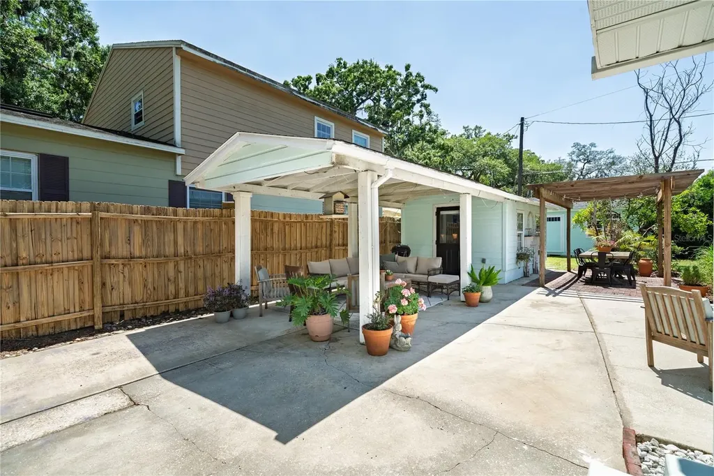 2504 Harrison Avenue Orlando FL 32804