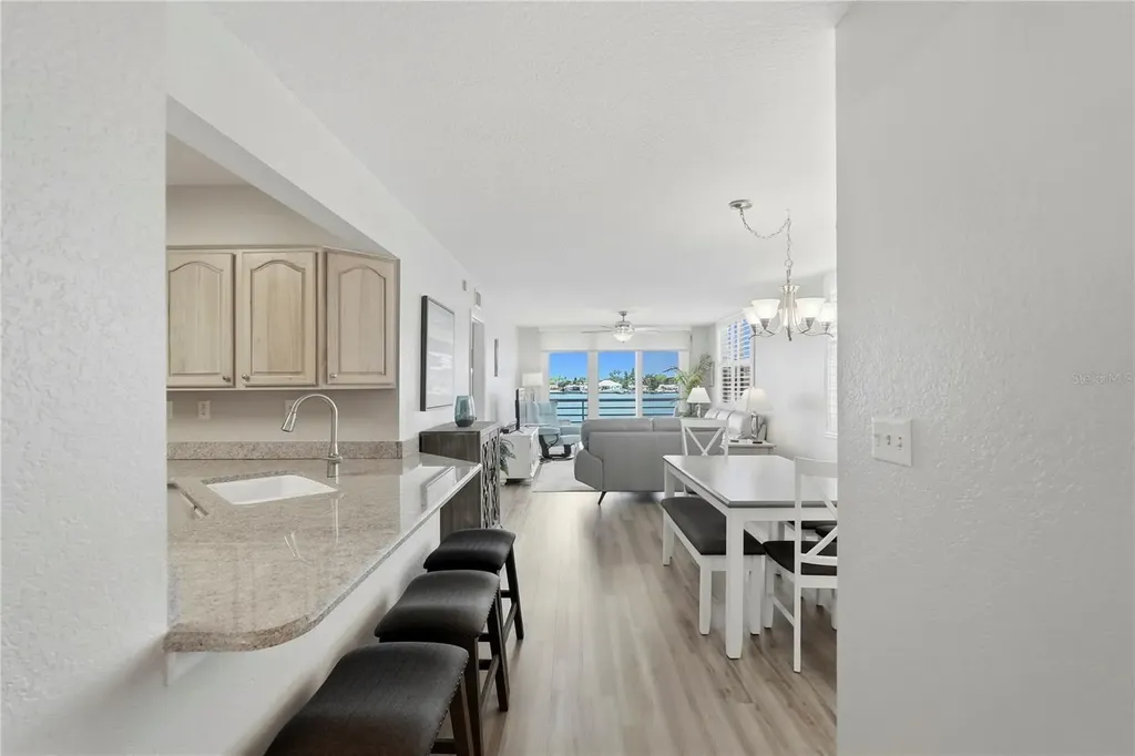 6085 Bahia Del Mar Circle St Petersburg FL 33715