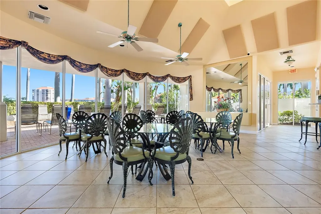 6085 Bahia Del Mar Circle St Petersburg FL 33715