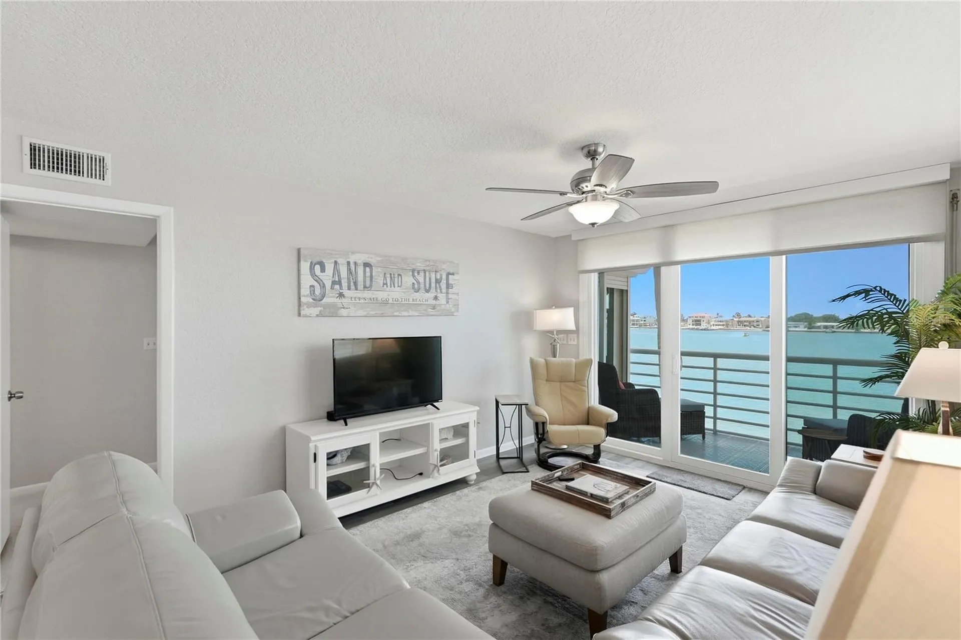 6085 Bahia Del Mar Circle St Petersburg FL 33715