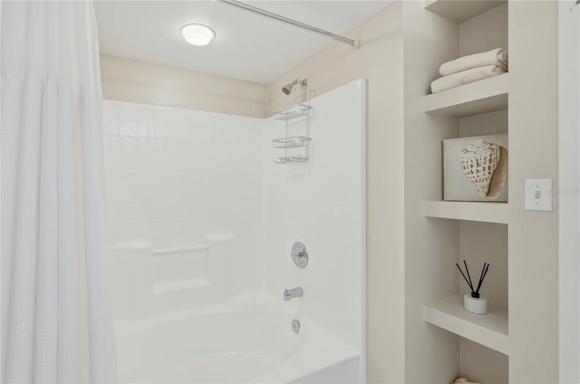 6085 Bahia Del Mar Circle St Petersburg FL 33715