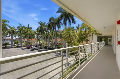 6085 Bahia Del Mar Circle St Petersburg FL 33715