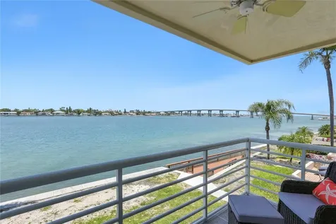 6085 Bahia Del Mar Circle St Petersburg FL 33715