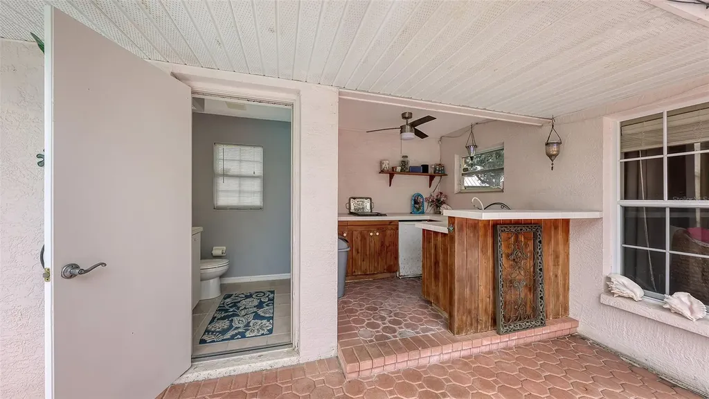 7025 N Serenoa Drive Sarasota FL 34241