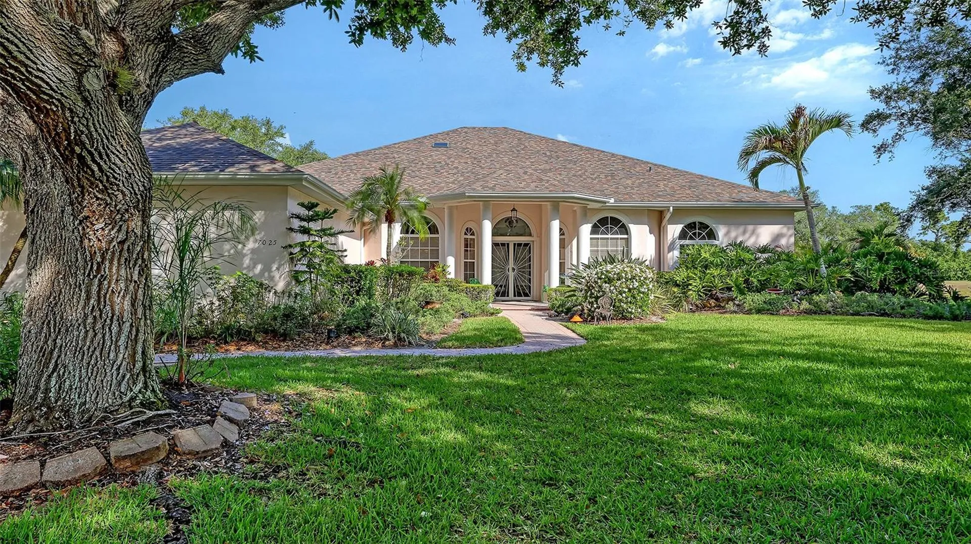 7025 N Serenoa Drive Sarasota FL 34241