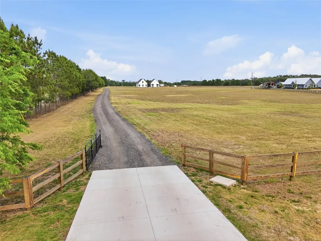 14187 NW 202nd Street Alachua FL 32615