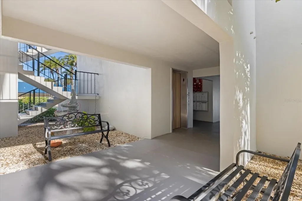 649 Tamiami Trail S Venice FL 34285