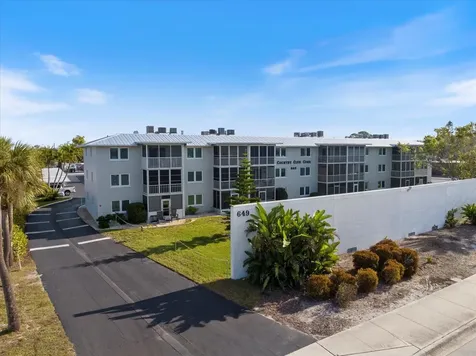 649 Tamiami Trail S Venice FL 34285