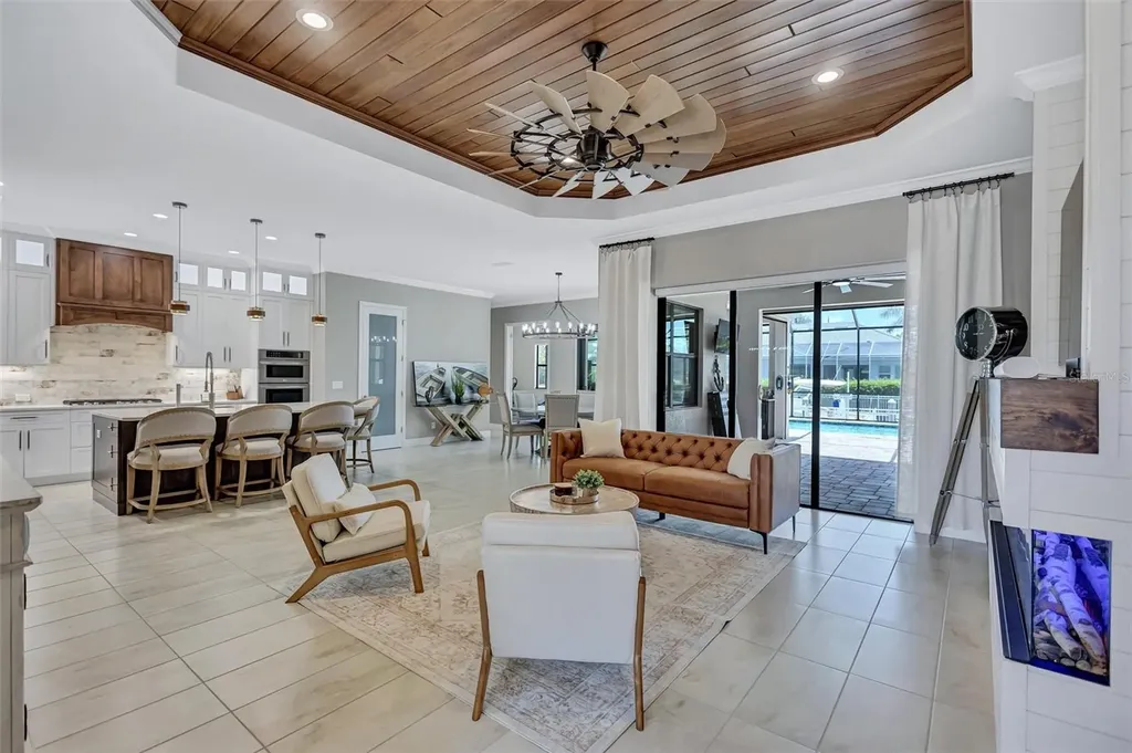 591 Mast Drive Bradenton FL 34208