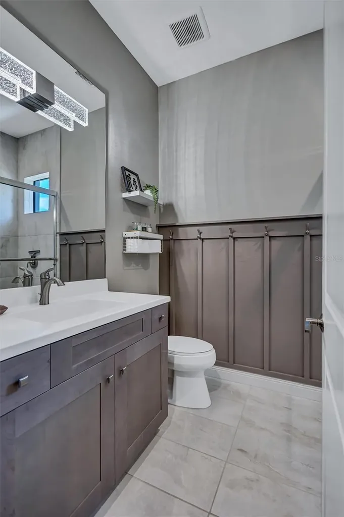 591 Mast Drive Bradenton FL 34208
