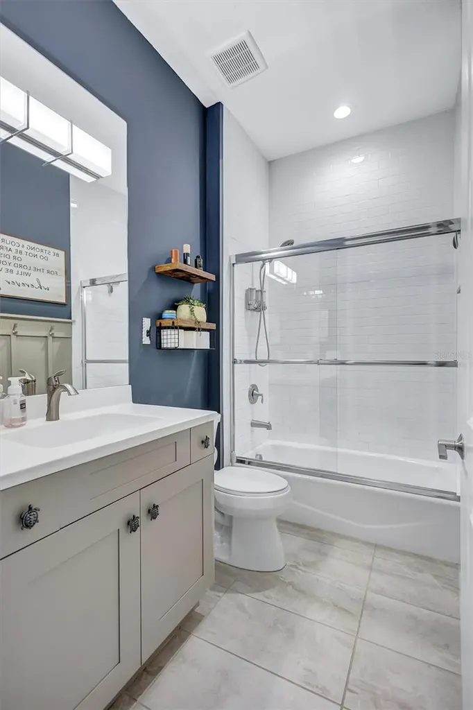 591 Mast Drive Bradenton FL 34208