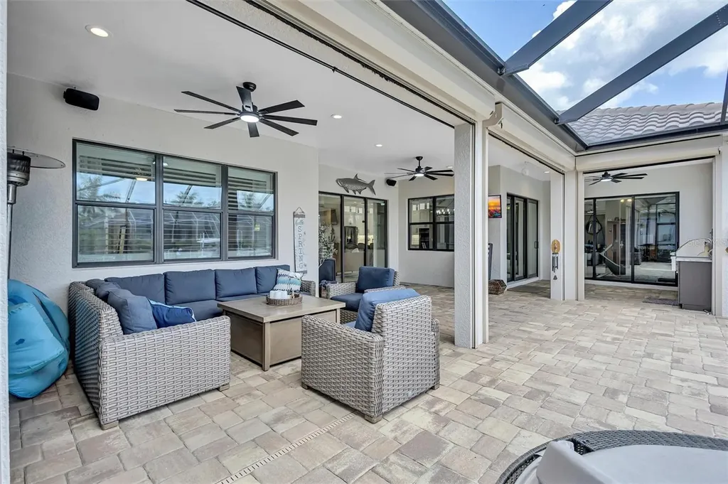 591 Mast Drive Bradenton FL 34208