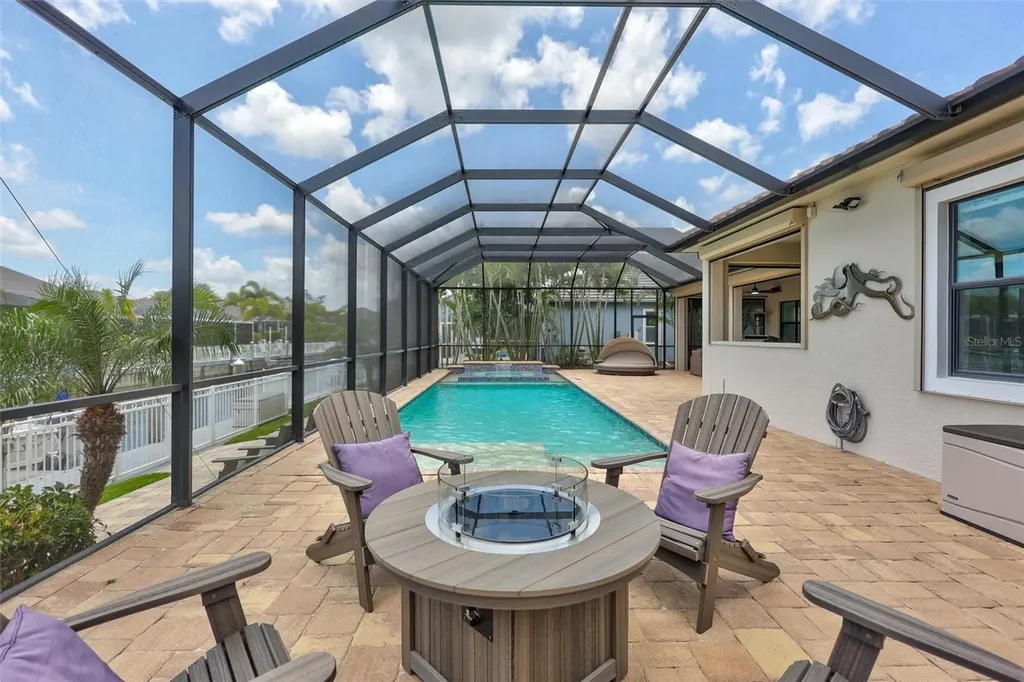 591 Mast Drive Bradenton FL 34208