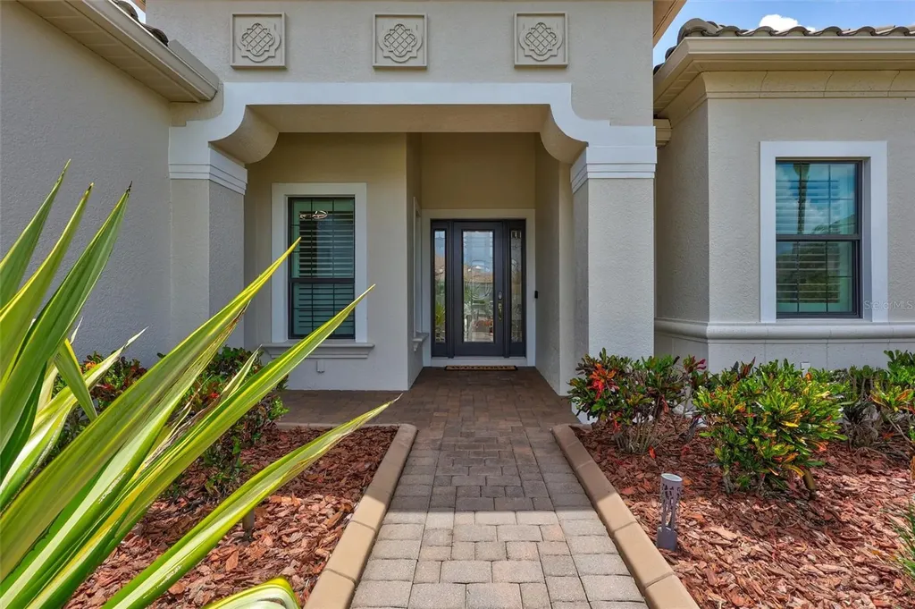 591 Mast Drive Bradenton FL 34208