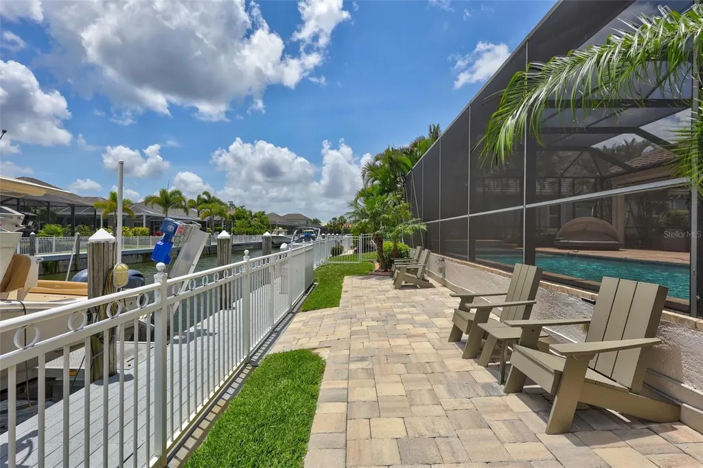 591 Mast Drive Bradenton FL 34208