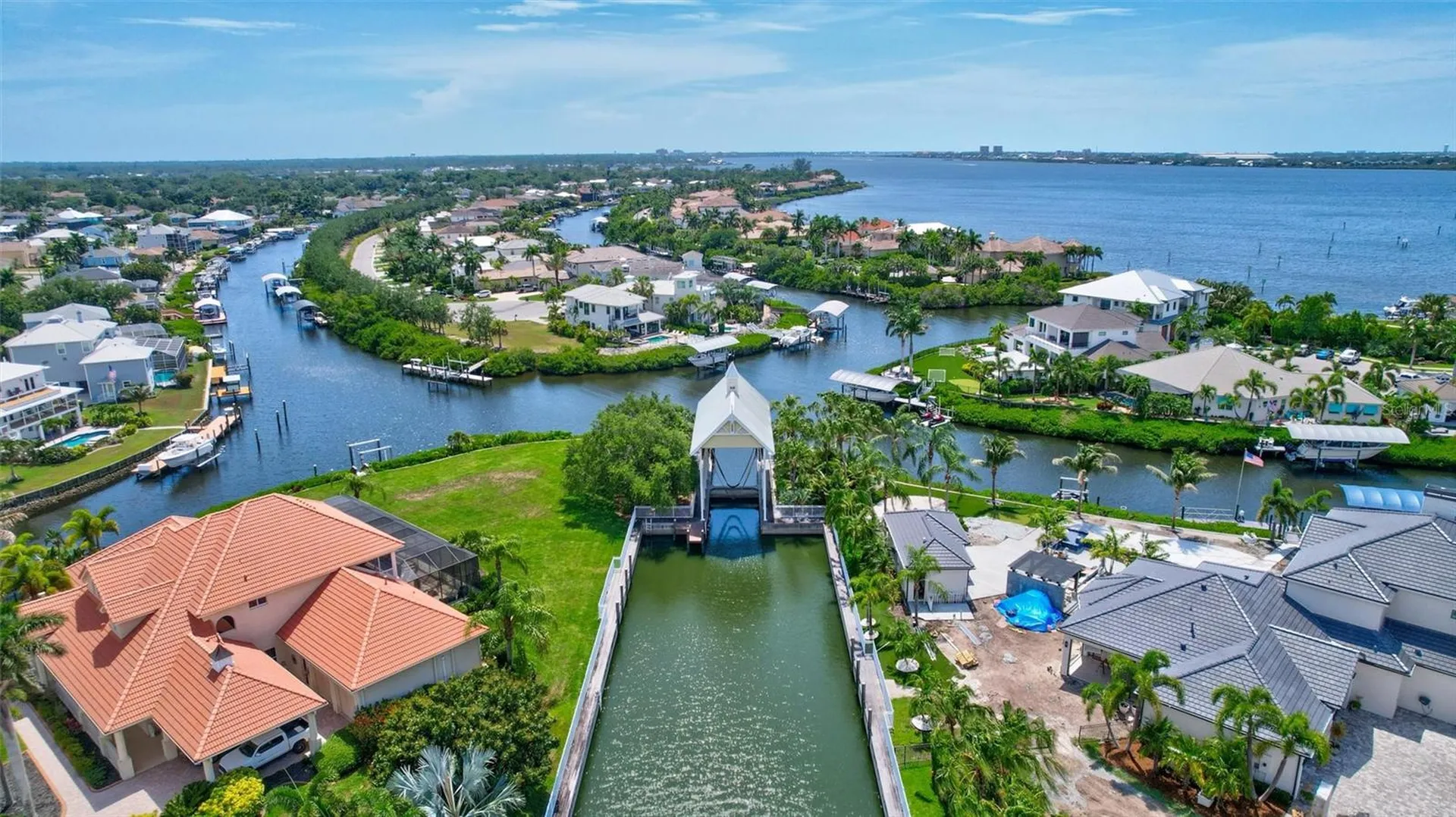 591 Mast Drive Bradenton FL 34208