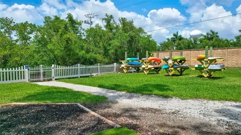 591 Mast Drive Bradenton FL 34208