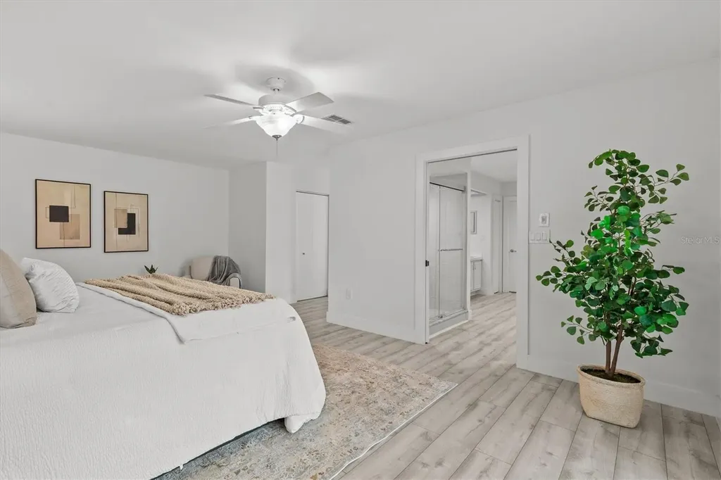 13915 Whisperwood Drive Clearwater FL 33762