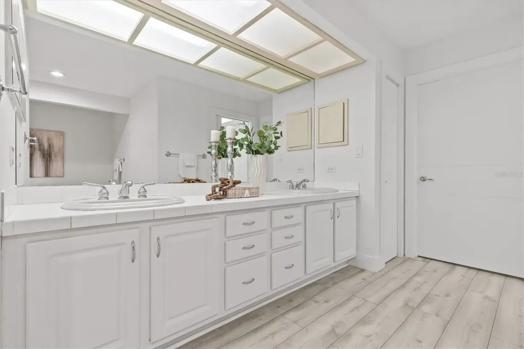 13915 Whisperwood Drive Clearwater FL 33762