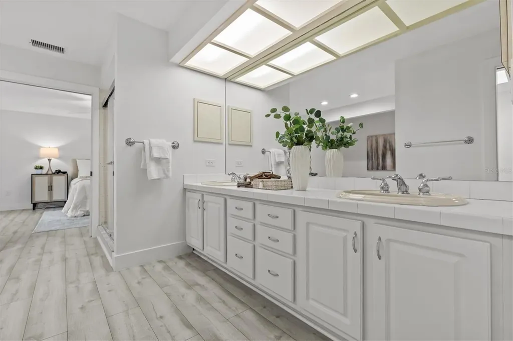 13915 Whisperwood Drive Clearwater FL 33762