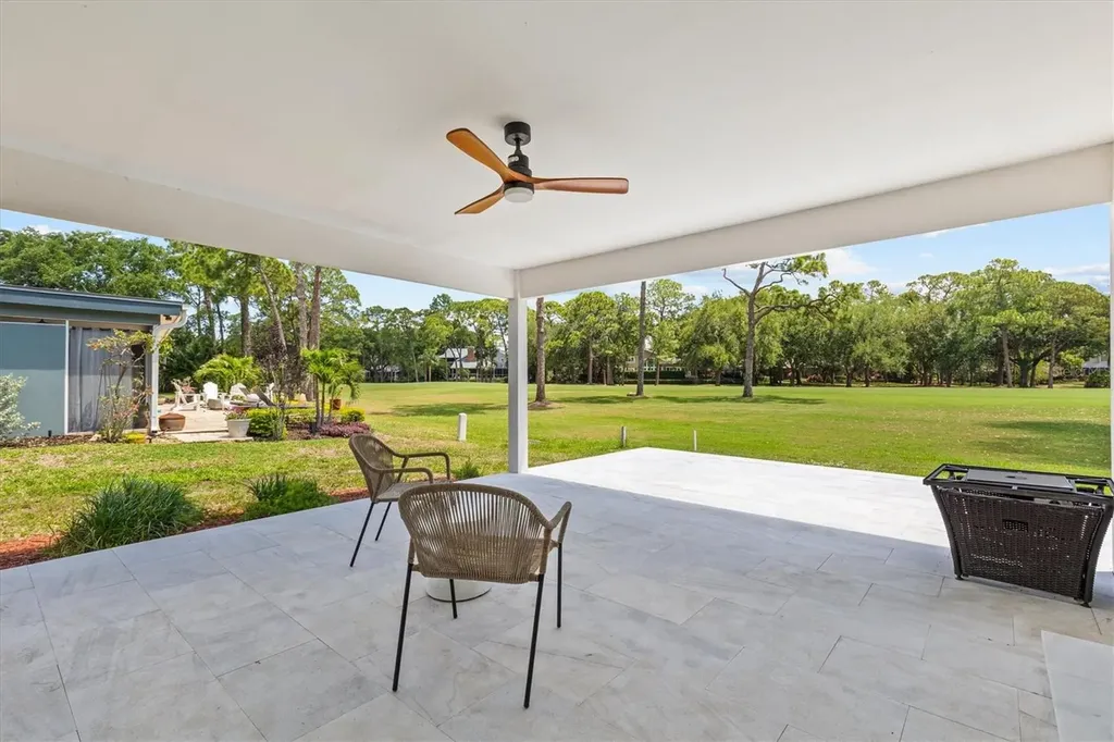 13915 Whisperwood Drive Clearwater FL 33762