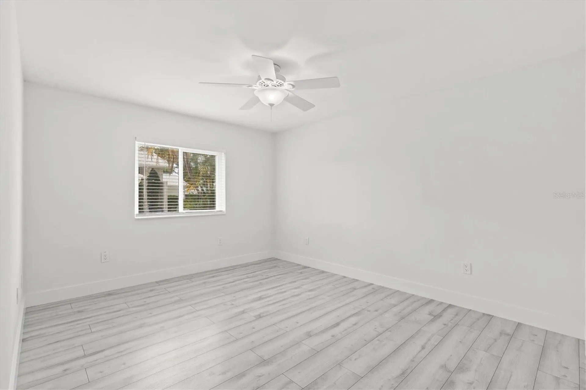 13915 Whisperwood Drive Clearwater FL 33762