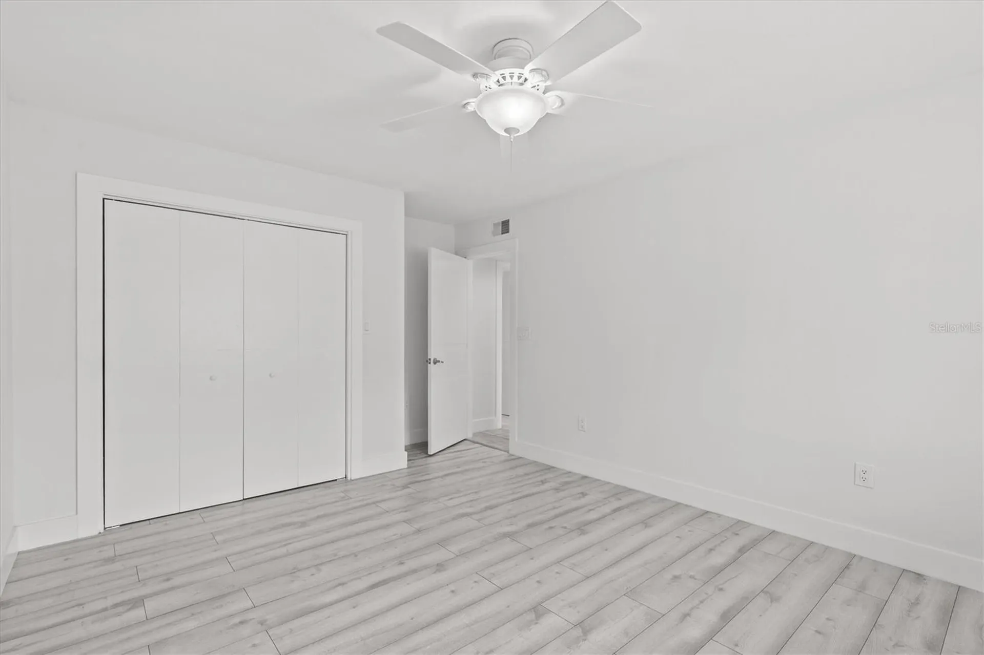 13915 Whisperwood Drive Clearwater FL 33762