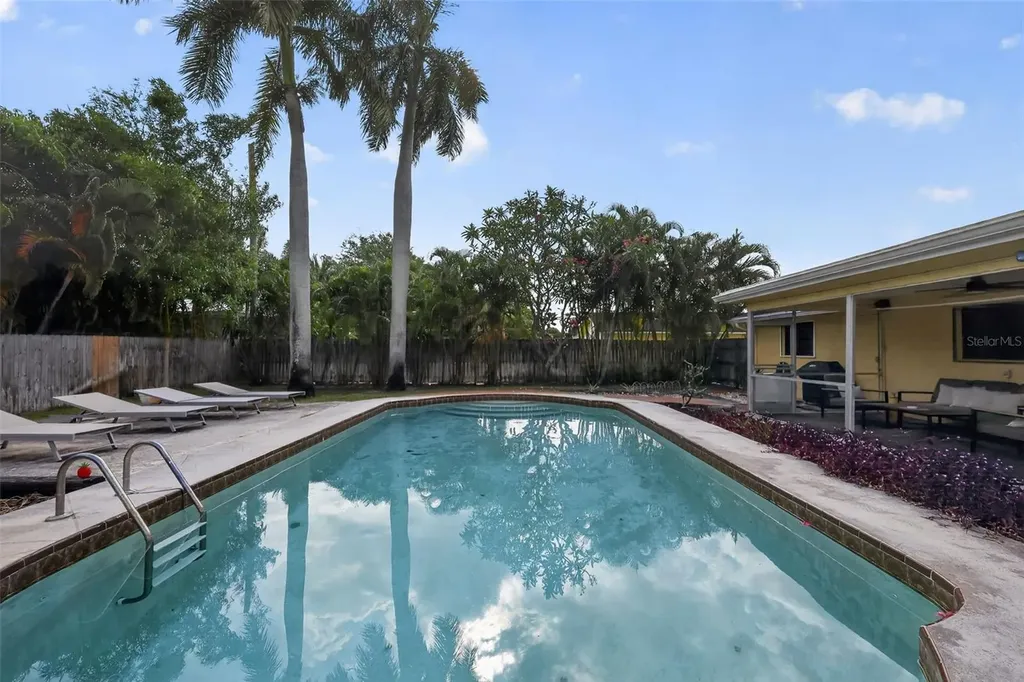 159 SE 26th Avenue Boynton Beach FL 33435
