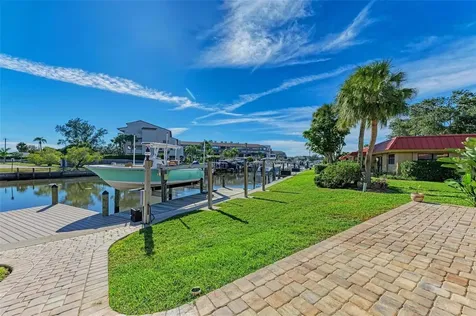 9409 Catalina Drive Bradenton FL 34210