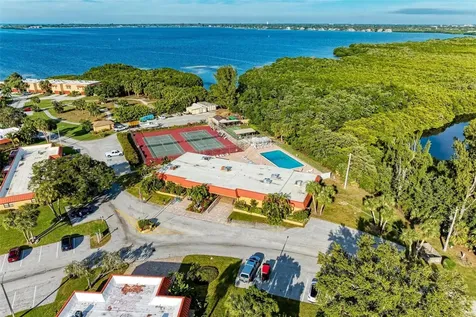 9409 Catalina Drive Bradenton FL 34210