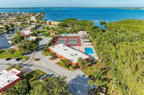 9409 Catalina Drive Bradenton FL 34210
