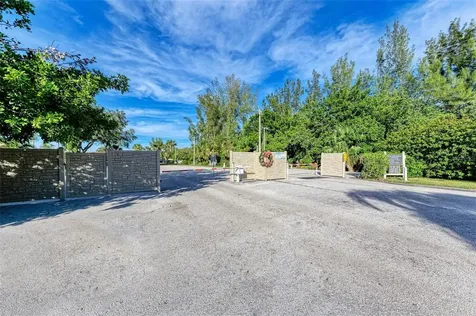 9409 Catalina Drive Bradenton FL 34210