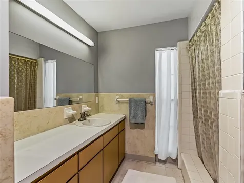 2510 NW 30th Terrace Gainesville FL 32605
