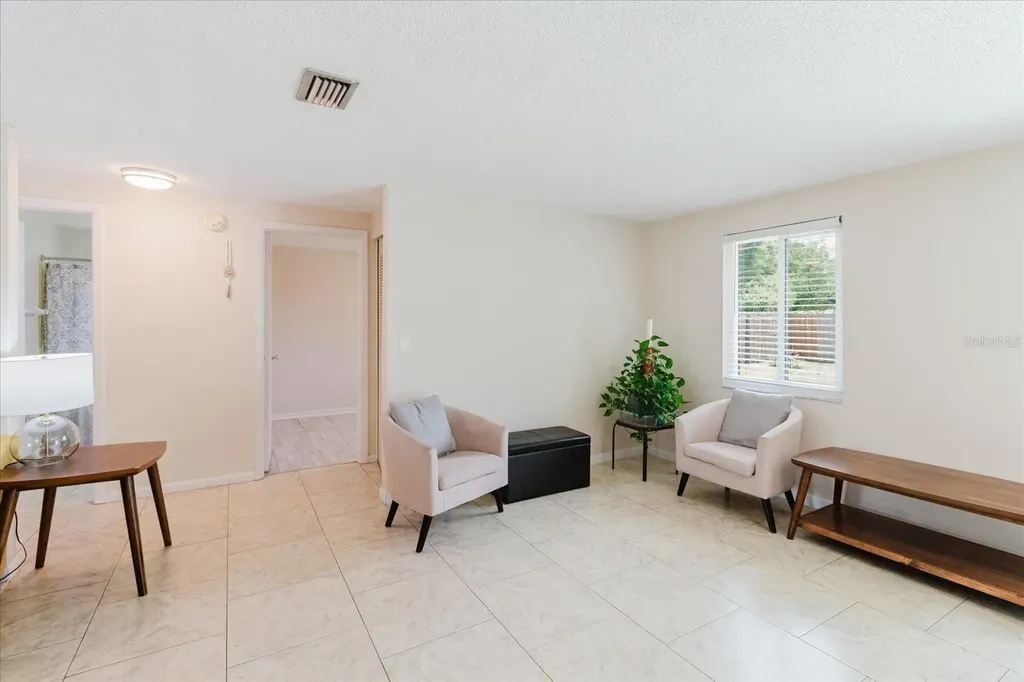 2207 Selkirk Street Valrico FL 33594