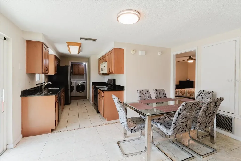 2207 Selkirk Street Valrico FL 33594