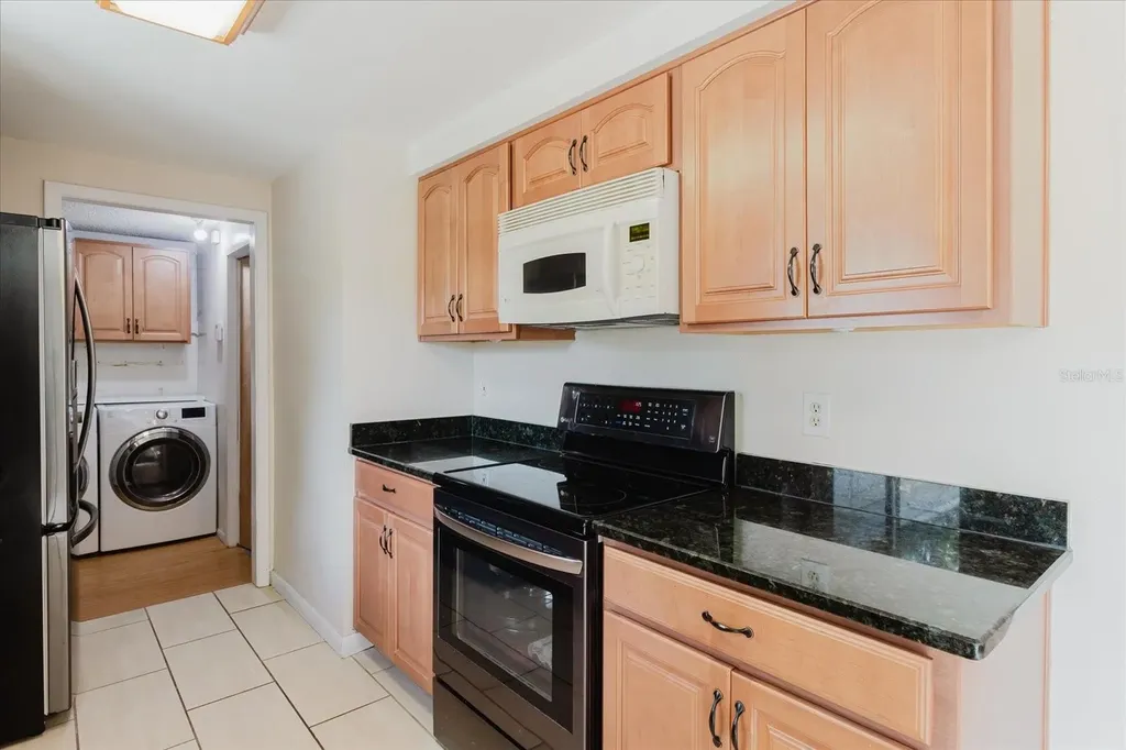 2207 Selkirk Street Valrico FL 33594