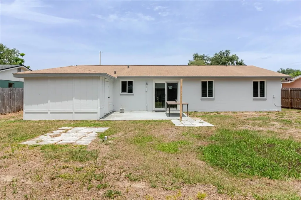 2207 Selkirk Street Valrico FL 33594