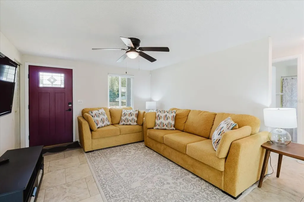 2207 Selkirk Street Valrico FL 33594