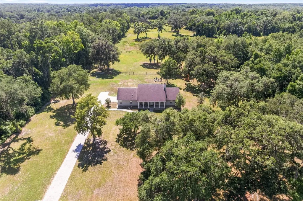 7330 NW 137th Avenue Morriston FL 32668