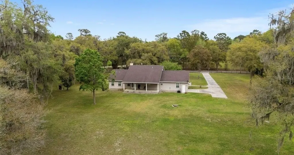 7330 NW 137th Avenue Morriston FL 32668