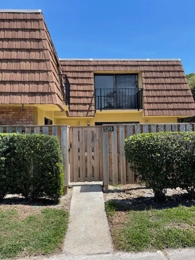 5269 Middle Court Orlando FL 32811