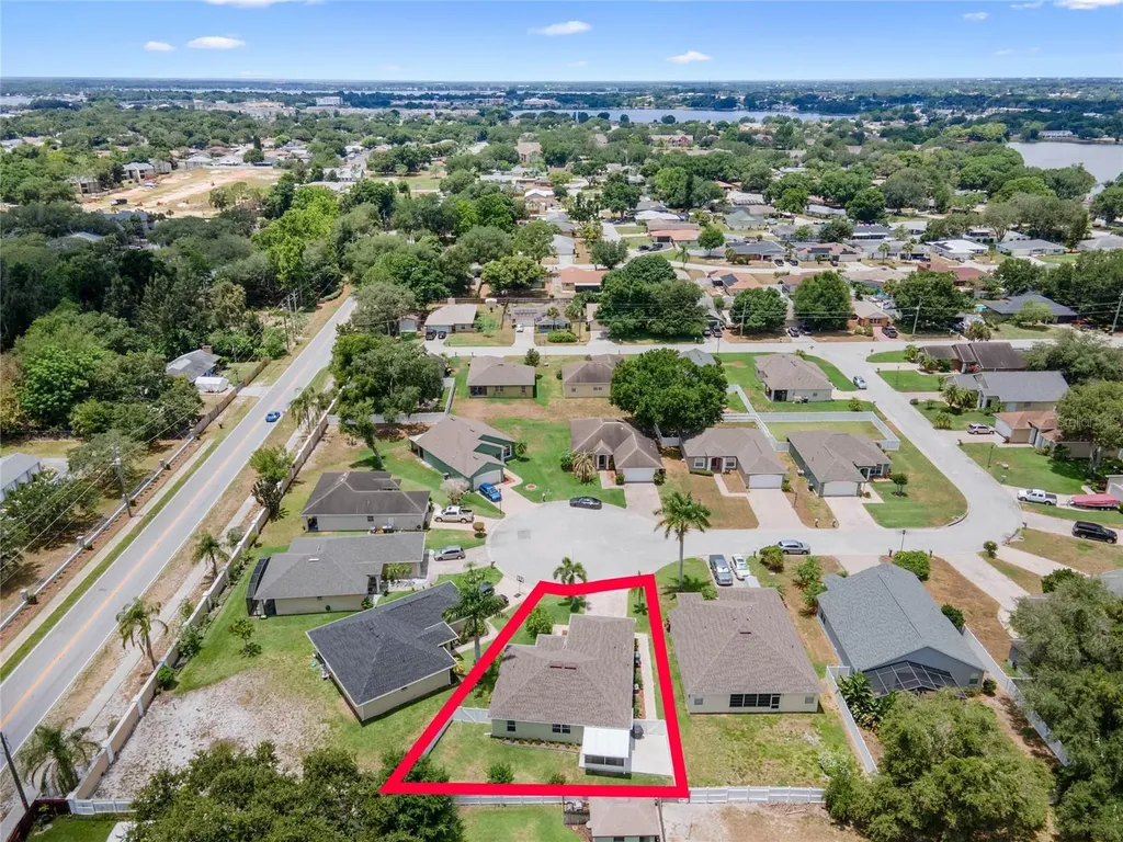 1019 Robin Lane Winter Haven FL 33884
