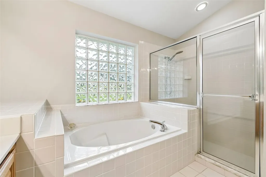 10212 Pointview Court Orlando FL 32836